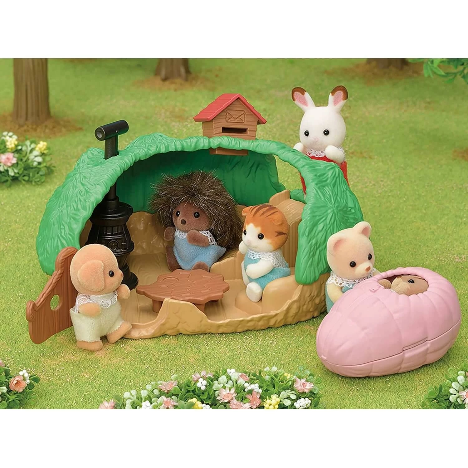 Sylvanian Families : La Cachette Des Bébés Et Le Bébé Hérisson 1 Sylvanian Families : La Cachette Des Bébés Et Le Bébé Hérisson