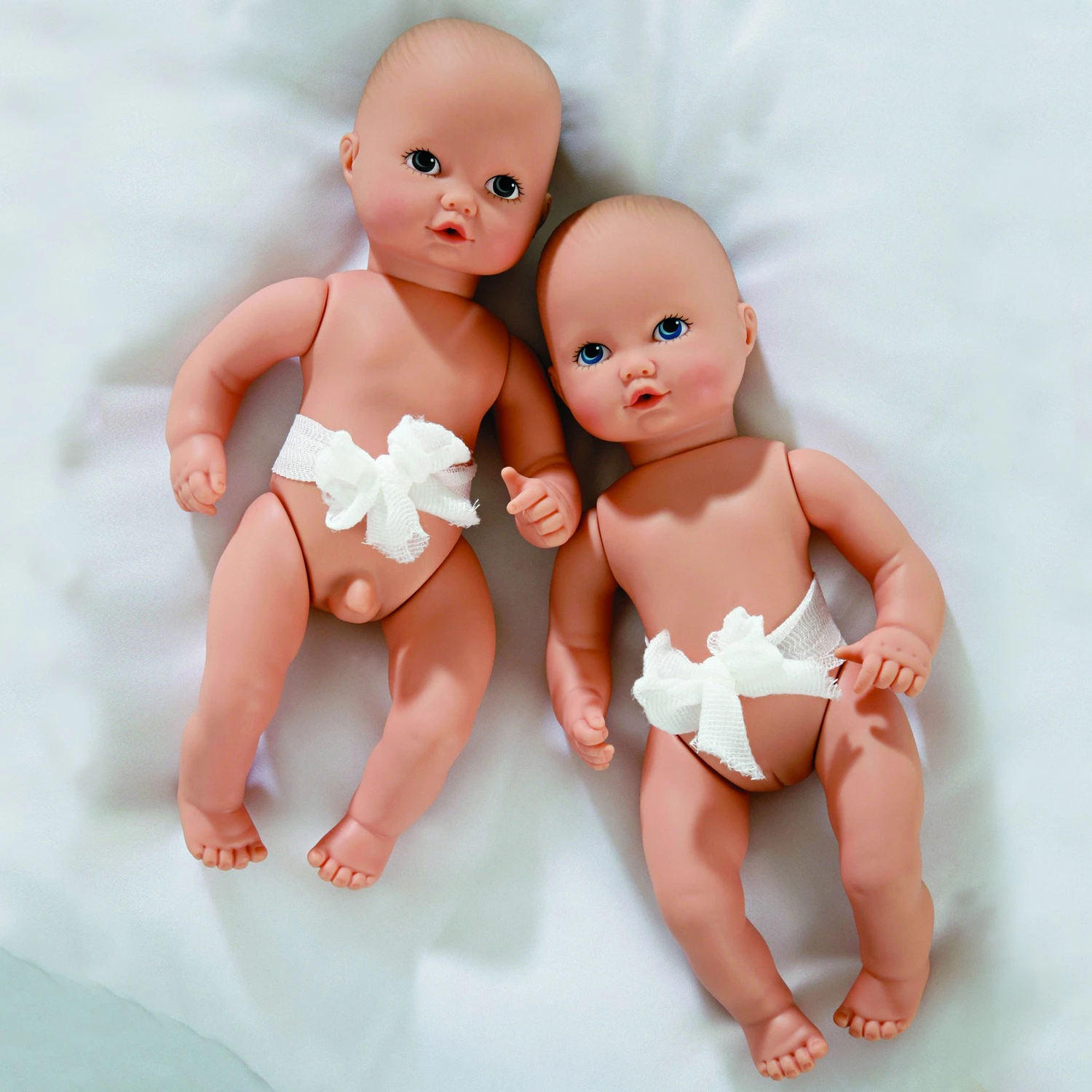 Poupon Aquini 33 Cm : Nouveau-né Fille 2 Poupon Aquini 33 Cm : Nouveau-né Fille – Image 2