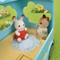 Sylvanian Families Sylvanian Family 5317 : Le Bus Arc-en-ciel 10 Sylvanian Families Sylvanian Family 5317 : Le Bus Arc-en-ciel -Boutique Djeco p4 FULL 13