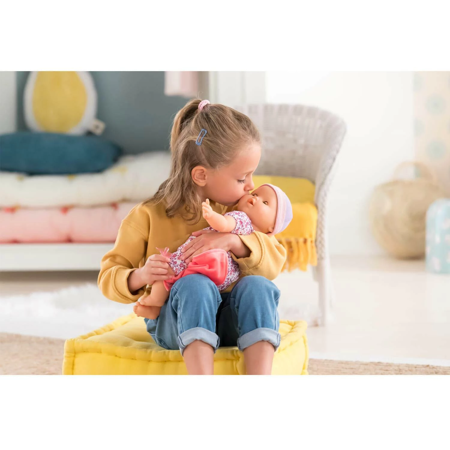 Poupon Mon Grand Poupon Corolle : Emilie Suce Son Pouce 7 Poupon Mon Grand Poupon Corolle : Emilie Suce Son Pouce – Image 7